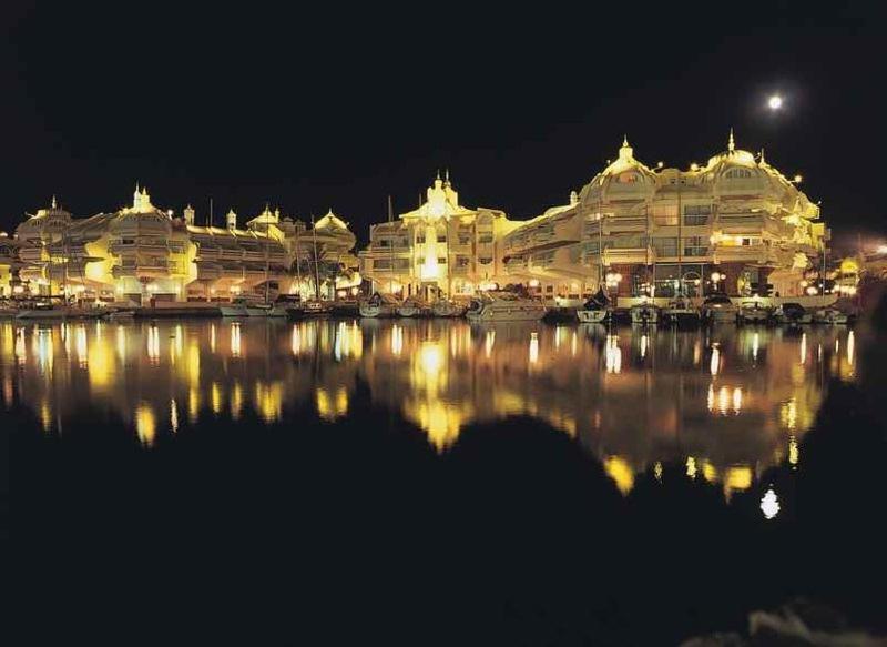 Puerto Marina Palace 贝纳尔马德纳 外观 照片
