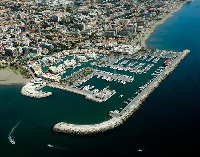 Puerto Marina Palace 贝纳尔马德纳 外观 照片